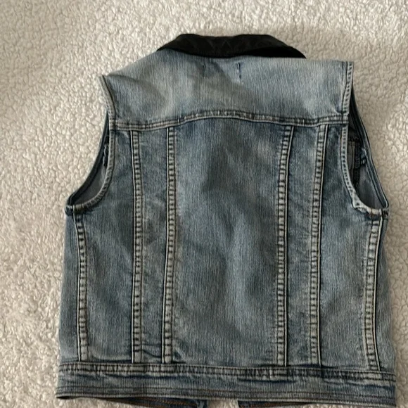 ChiQle Denim Vest Size Small - Picture 3 of 3